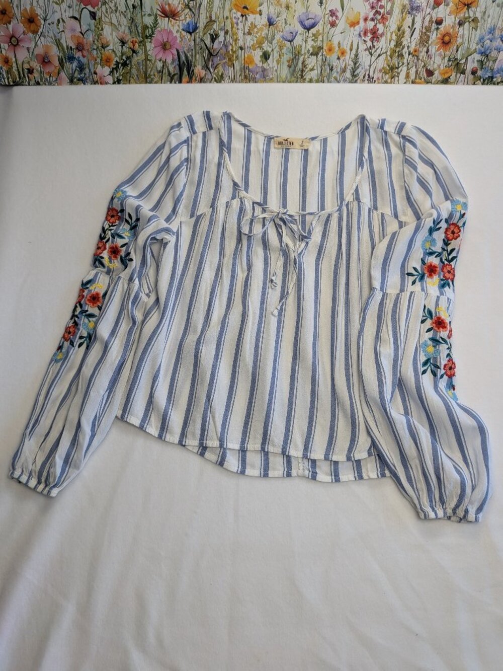 Hollister Floral Embroidered S Blouse Lightweight Fairy Festival Peasant Boho